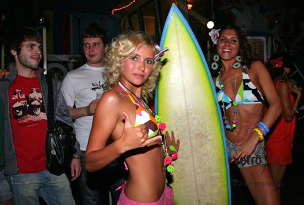    Surf Party 09 